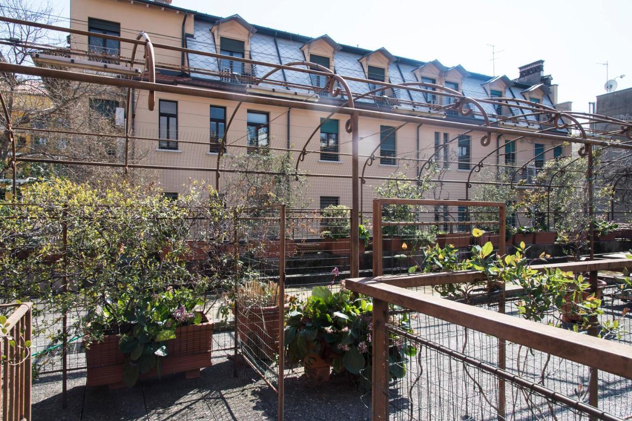 Peaceful Court Apartment In Shopping District Milán Exterior foto